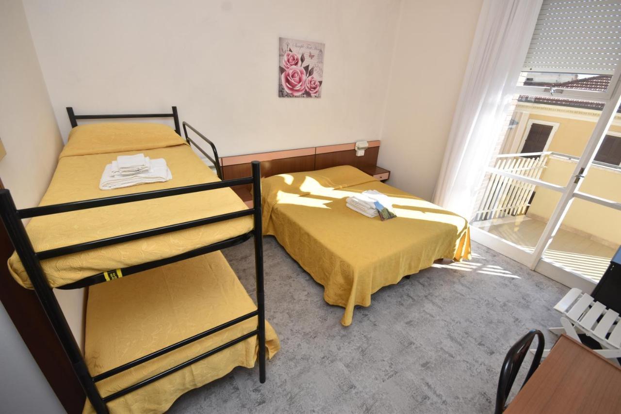 Hotel Suprem Sul Mare Ріміні Екстер'єр фото